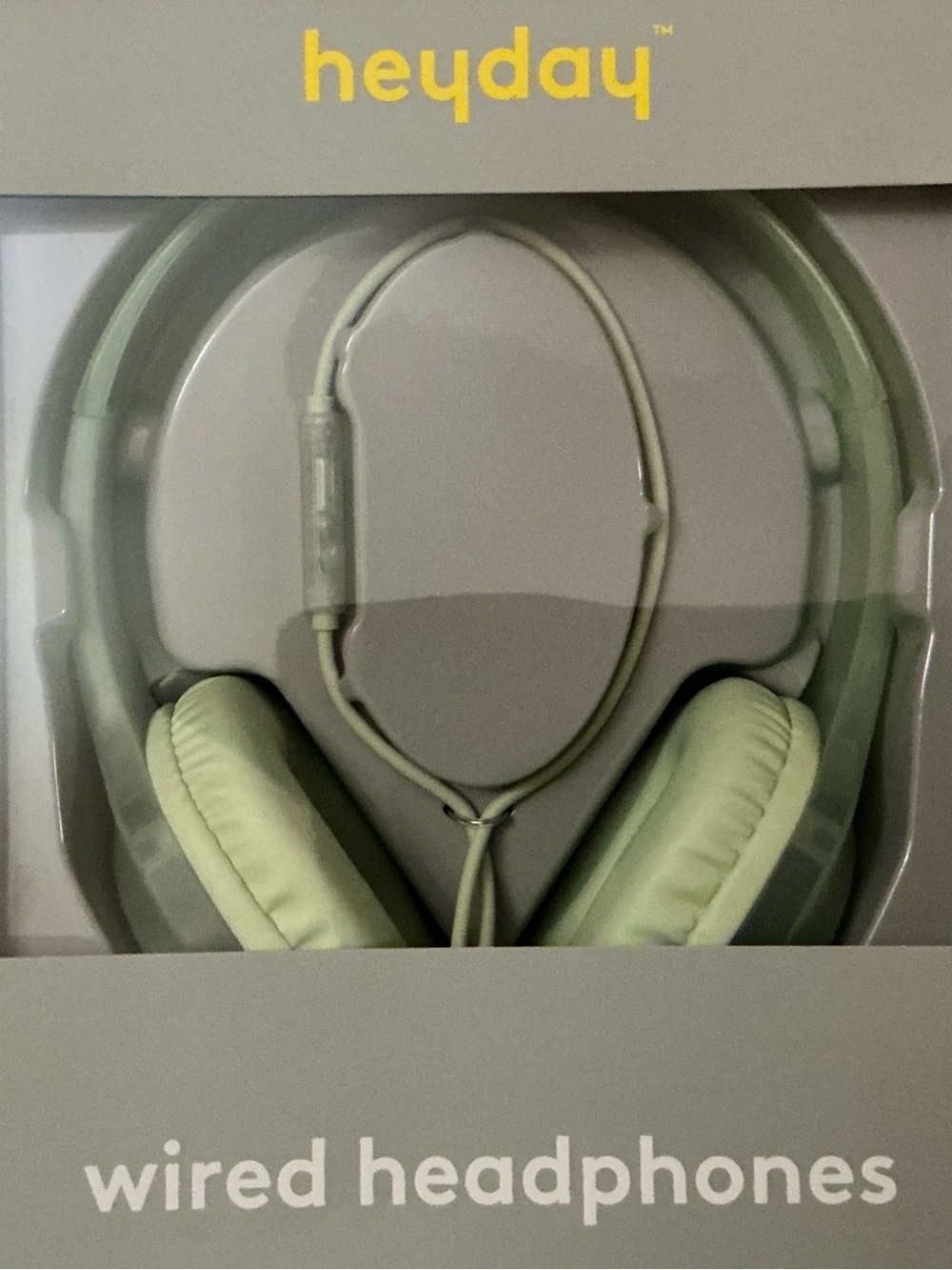 heyday Wired Headphones in White